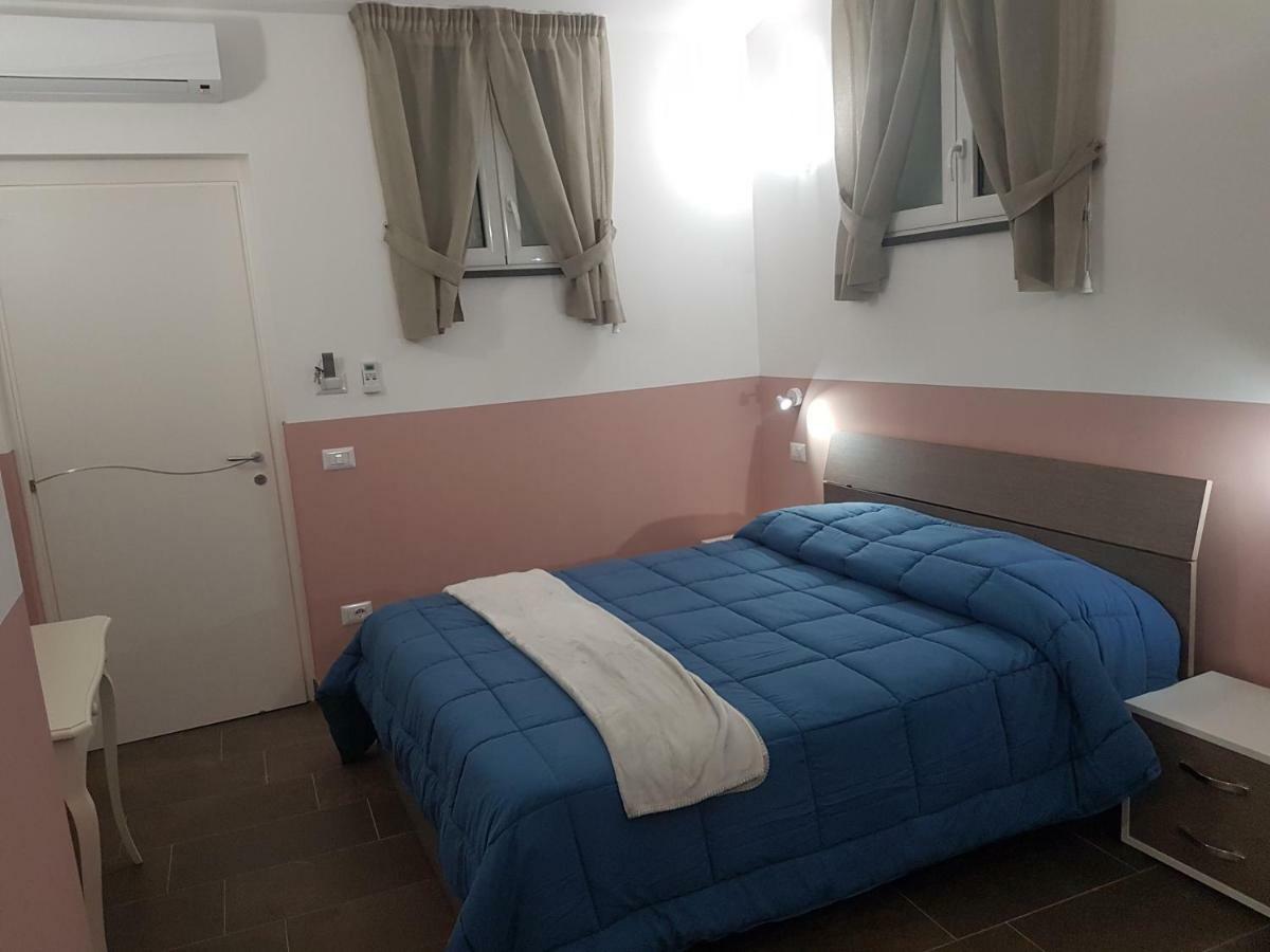 Gradoni Di Chiaia Twenty Three * Naples